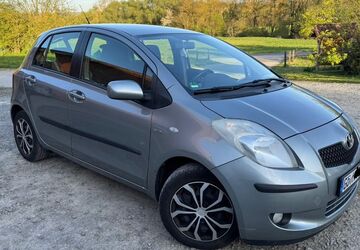 Toyota Yaris 142.300 km 4.990 &euro; göttingen 37075